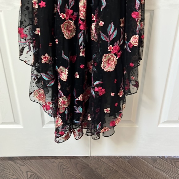 Marchesa notte
Women's Black Embroidered High-low Flocked Tulle Gown - Picture 8 of 8